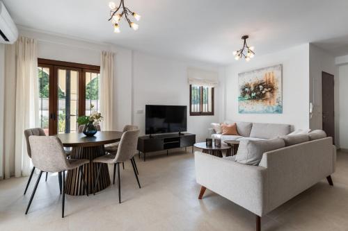 Puente del Miso by Oasis Properties