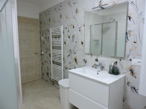 Ένα μπάνιο στο L'Ora del Bianco