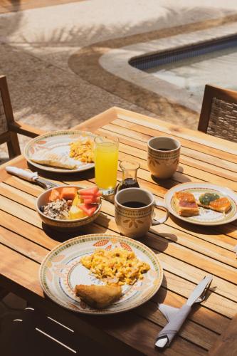 Jídlo v hotelu nebo okolí