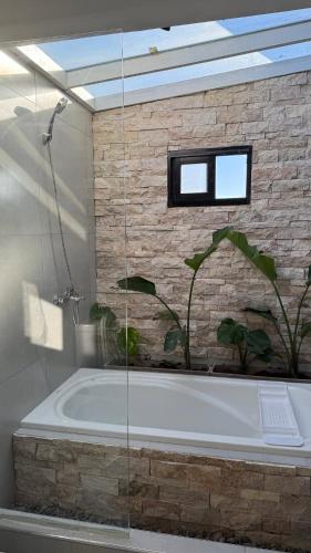 Koupelna v ubytování Cabaña moderna frente al lago cerca de la playa