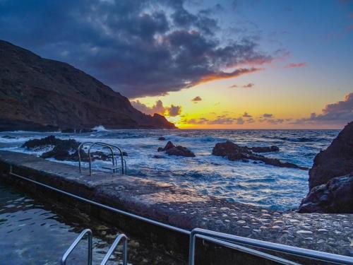 Φυσικό τοπίο κοντά σε οργανωμένο κάμπινγκ