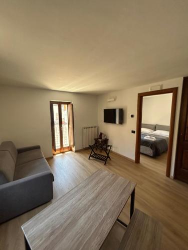 Μια τηλεόραση ή/και κέντρο ψυχαγωγίας στο Pietrasuite Santa Brigida