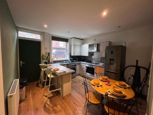 Kuchyň nebo kuchyňský kout v ubytování The Bluebird B&B II