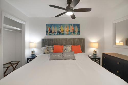 Una cama o camas en una habitación de Fin's Watch