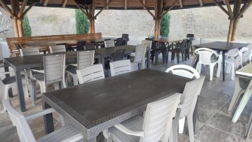 Restoran või mõni muu söögikoht majutusasutuses Hospedaje la esperanza