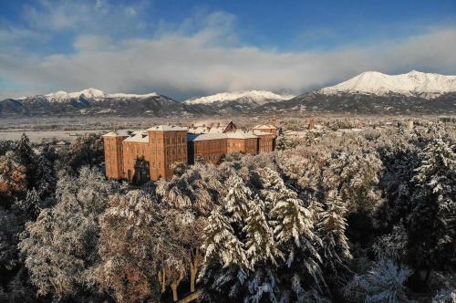 Nespecifikovaný výhled na hory nebo výhled na hory při pohledu z penzionu