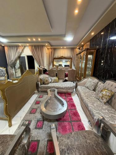 Posezení v ubytování شقة للإيجار اليومي مفروشه سوبر لوكس -الغشام -الشرقيه