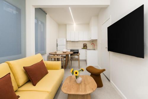 Η κουζίνα ή μικρή κουζίνα στο Downtown Deluxe Apartment on Tsimiski - By Nuvia Domus