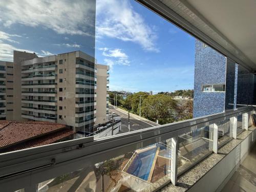 Μπαλκόνι ή βεράντα στο Apartamento com vista da Baía do Pontal