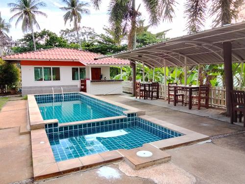 Πισίνα στο ή κοντά στο Private Lodge Beachside Samui Lamai