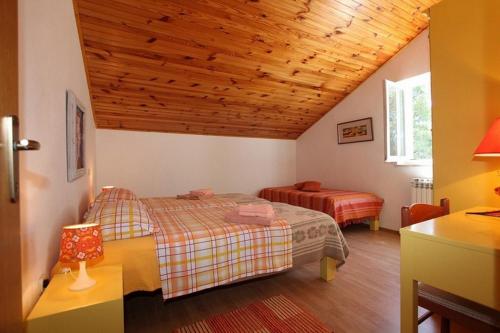 Apartments with parking space Hvar - 24988