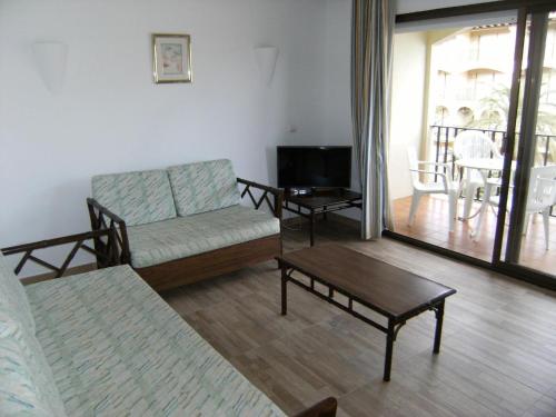Apartment for 5 people with garden