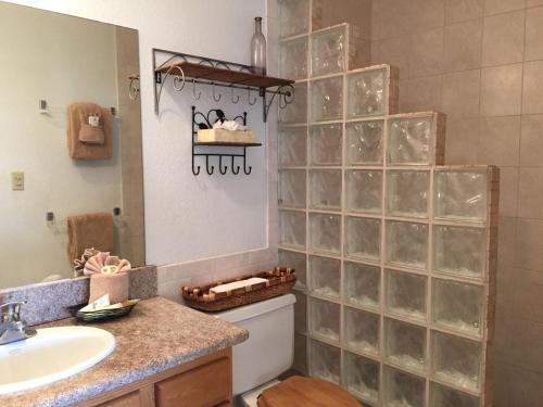 Galería fotográfica de Great Kihei Location Steps to Beach 2BR 2BA en Kihei