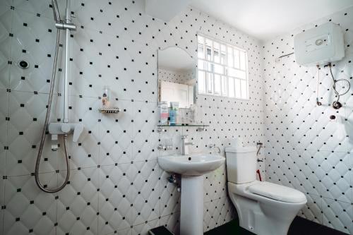 Ένα μπάνιο στο Brannic Lodge