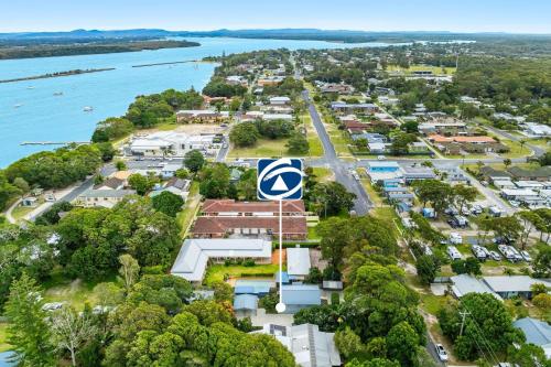 Iluka Sea Spray في إيلوكا: اطلالة جوية على مدينة بجانب الماء