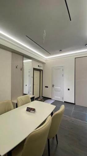 Φωτογραφία από το άλμπουμ του Buston city στη Ντουσαμπέ