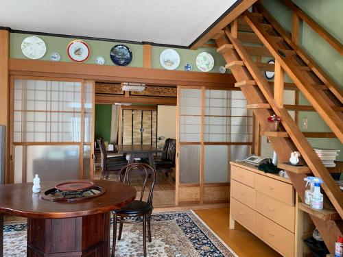 Istumisnurk majutusasutuses 余呉の里山-ランプの宿-さくら