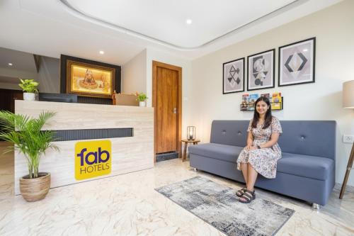 Χώρος καθιστικού στο FabHotel White Pearl