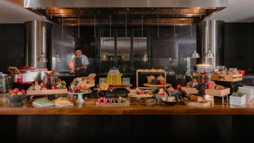 Jídlo v hotelu nebo okolí