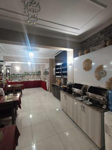 Kuchyň nebo kuchyňský kout v ubytování Hotel seven park