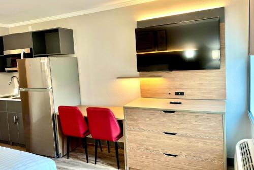 Kuchyň nebo kuchyňský kout v ubytování Hawthorn Extended Stay by Wyndham Jackson