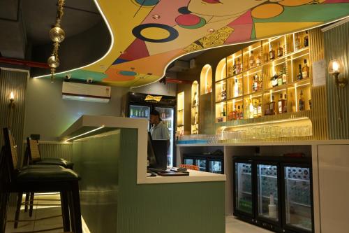 Ο χώρος του lounge ή του μπαρ στο Hotel Spot Light