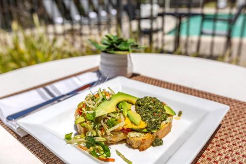 Jídlo v hotelu nebo okolí