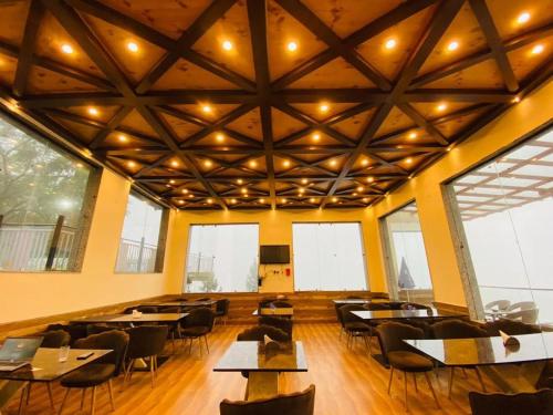 Εστιατόριο ή άλλο μέρος για φαγητό στο The Pari's world Restuarant & Home Stay