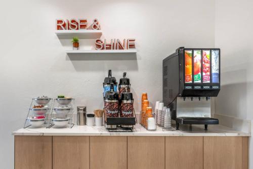 Kaffe- og tefaciliteter på Comfort Inn & Suites Madison East Interstate I-90