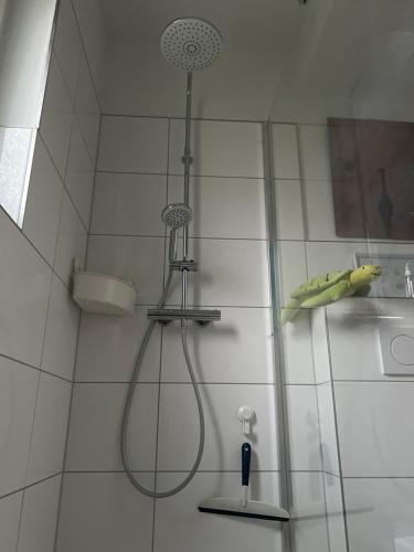 Ένα μπάνιο στο Appartement am Teich 2