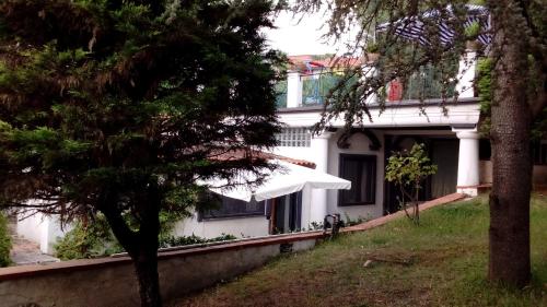 Budova, kde se vila nachází