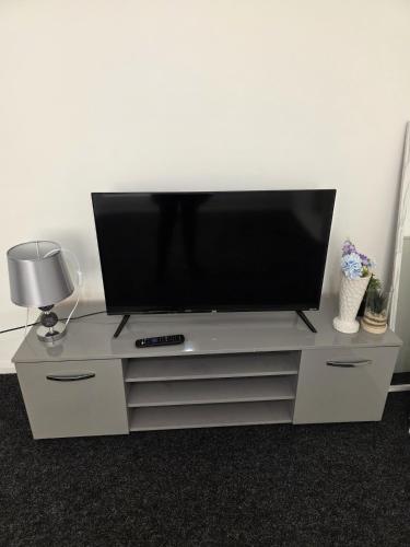 Μια τηλεόραση ή/και κέντρο ψυχαγωγίας στο The Cosy House