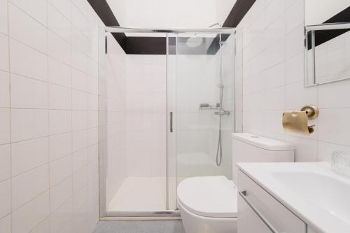 City Center Iconic 6BR Luxury Stay wAC