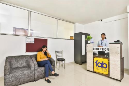 Huéspedes de FabHotel Raas Inn