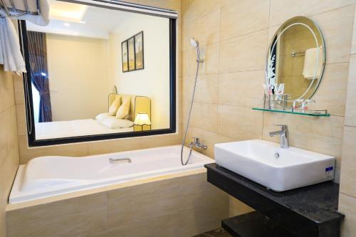 Et badeværelse på FLC Sea Tower Căn Hộ View Biển Quy Nhơn