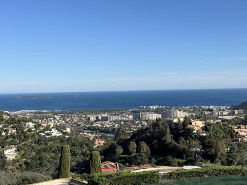 Appartement lumineux avec vue mer magnifique dans le Domaine du Grand Duc