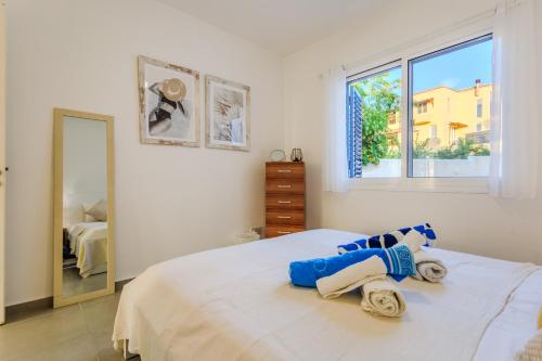 Postel nebo postele na pokoji v ubytování Sunset Sea View Apartment in Kissonerga