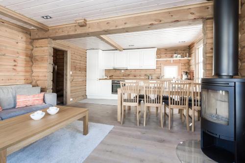 Køkken eller tekøkken på Stranda Fjellgrend 3 bedrooms - 68B