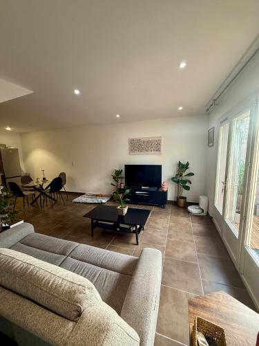 Duplex Magnifique Lumineux au calme sur la Côte d'Azur, Animaux acceptés