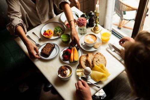 Jídlo v hotelu nebo okolí