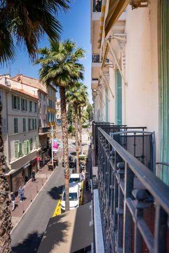 Central Cannes, 200m to Palais, walk everywhere