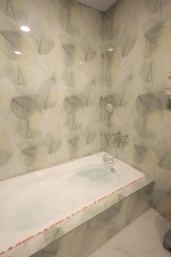 Ένα μπάνιο στο Hotel The Librish