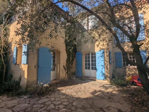 Charmant T3 dans un mas provençal proche Avignon