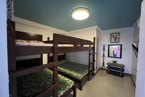 Giường trong phòng chung tại Kakay Beach Resort