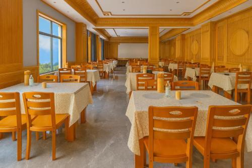 Χώρος καθιστικού στο Shangri-La Qianyue S Oxygen-Supplied Scenic View Hotel