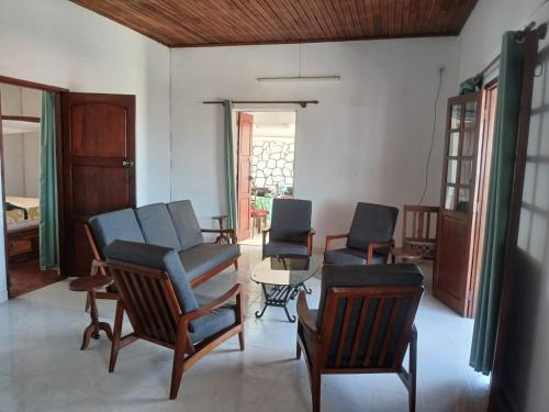 Posezení v ubytování Golden Wave Hotel