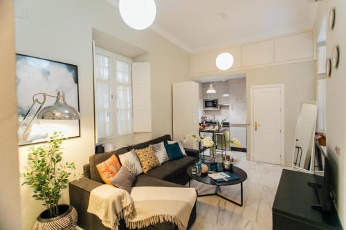 Exclusive duplex- 1Bd 1Bth- Cathedral of Seville
