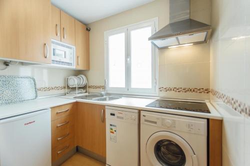 Luminous and spacious apartment b centro