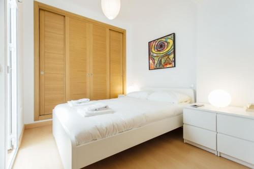 Luminous and spacious apartment b centro