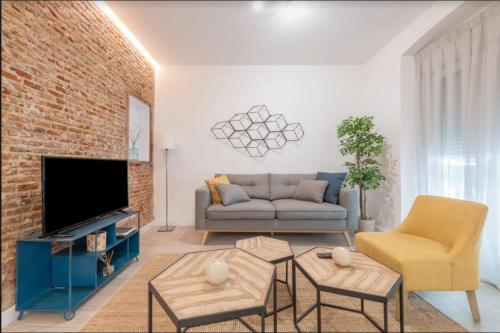 Bright and Refurbished-2BED 1BATH-Ventas